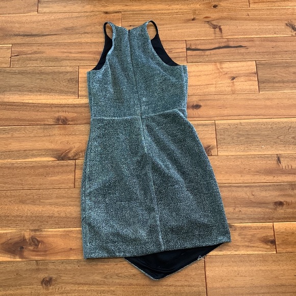 never been worn - Picture 2 of 2